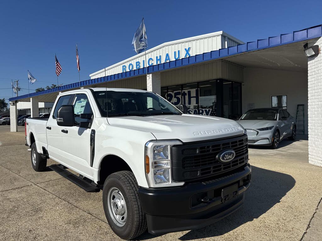 2026 Ford F-250 Super Duty XL Crew Cab 4WD