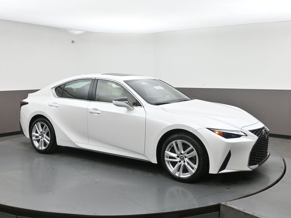 Lexus IS 300 Premium AWD 2025