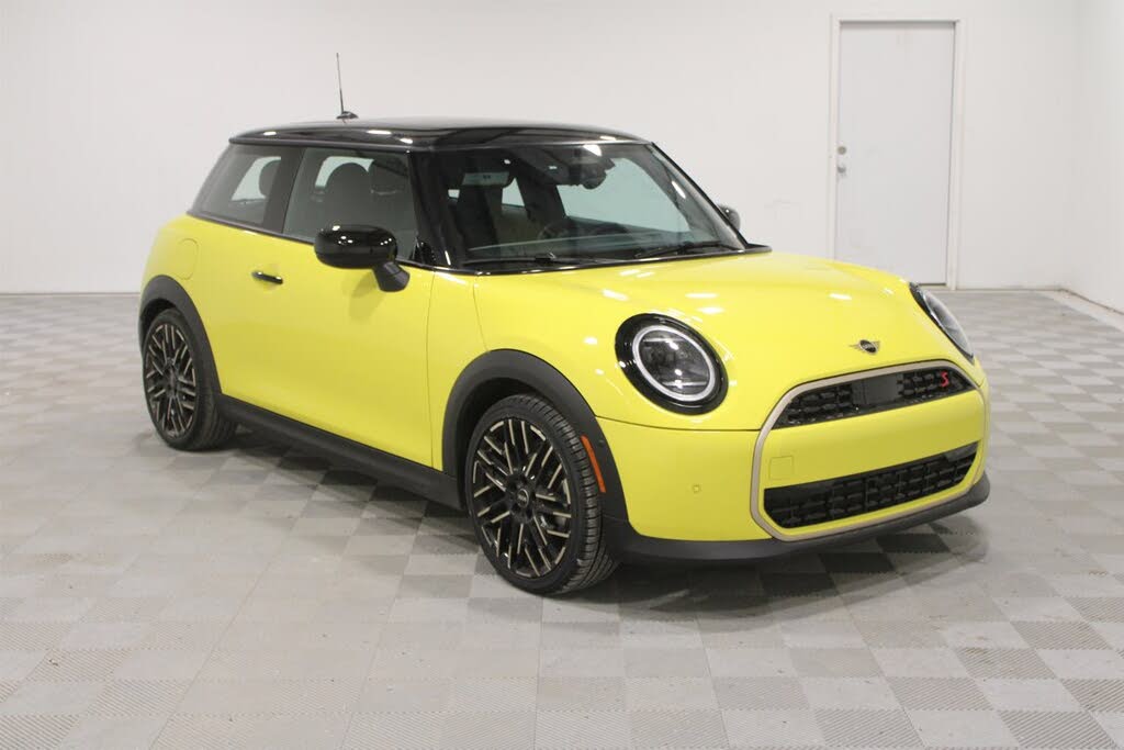 2025 MINI Cooper S Signature Trim 2-door Hatchback
