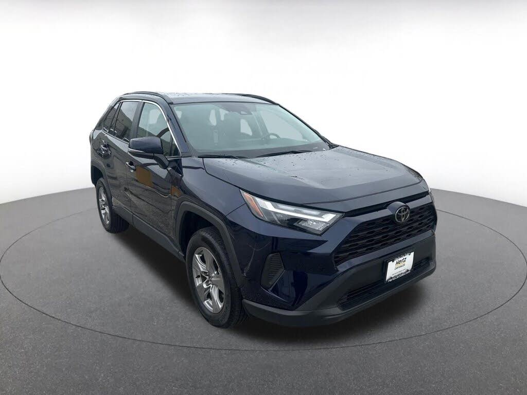 2025 Toyota RAV4 XLE FWD