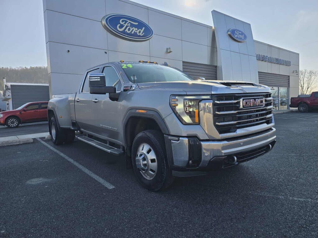 2024 GMC Sierra 3500HD SLT Crew Cab 4WD