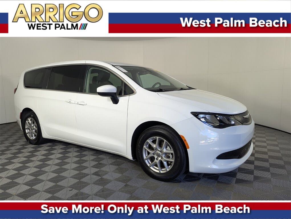 2022 Chrysler Voyager LX FWD