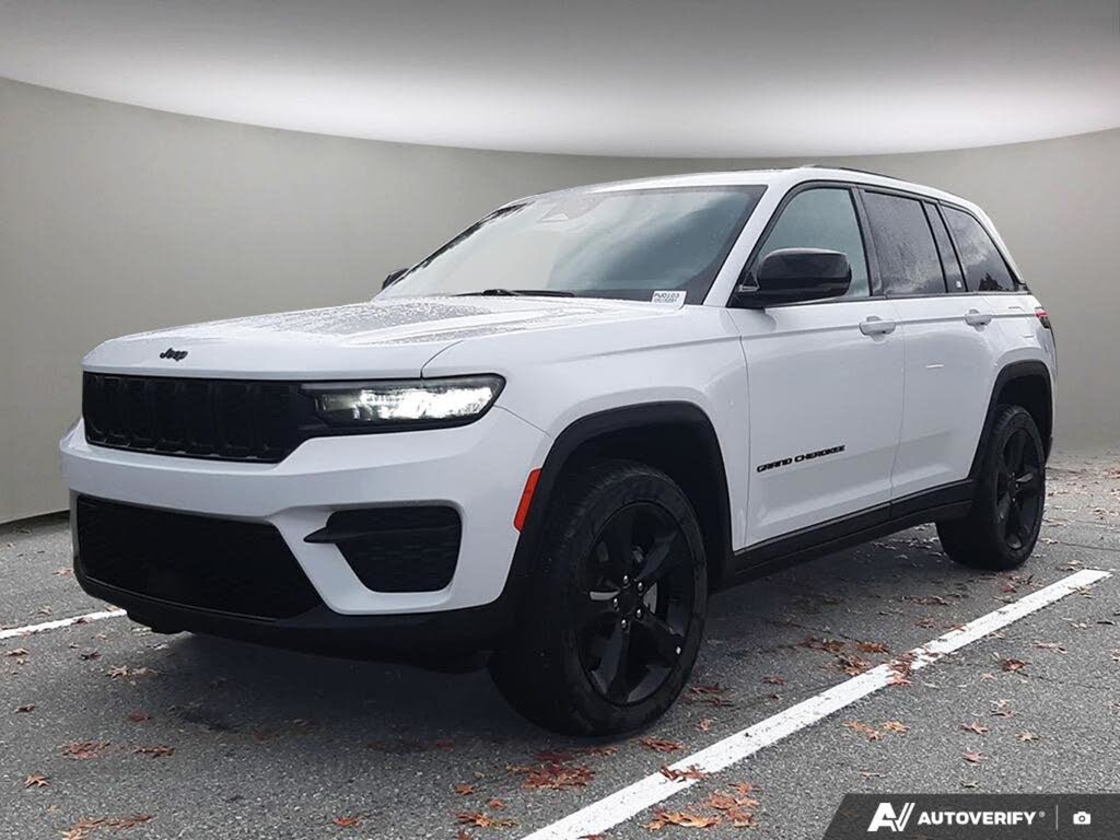 2023 Jeep Grand Cherokee Altitude 4WD