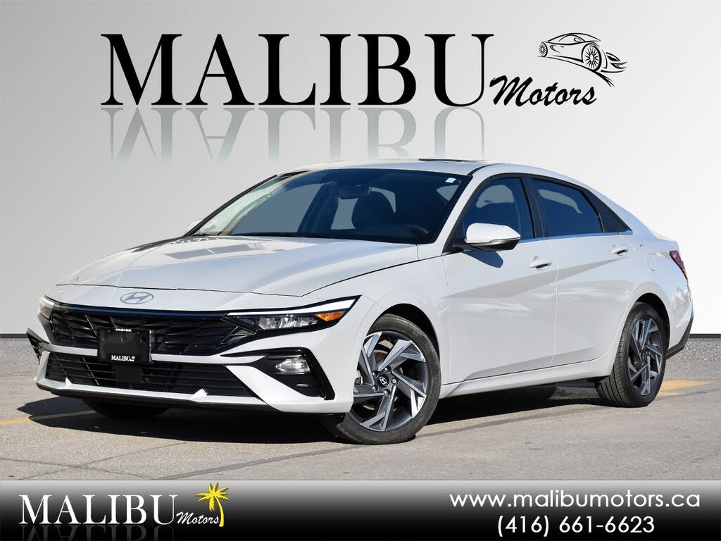 Hyundai Elantra Luxury FWD 2025