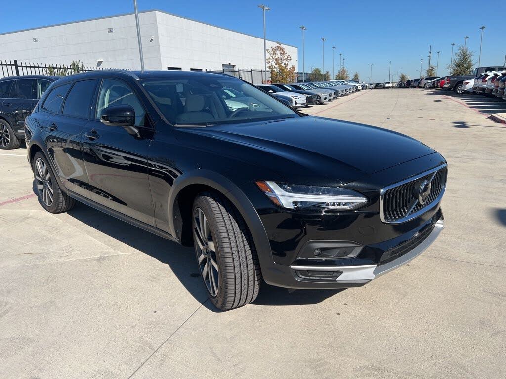 2025 Volvo V90 Cross Country B6 Plus AWD