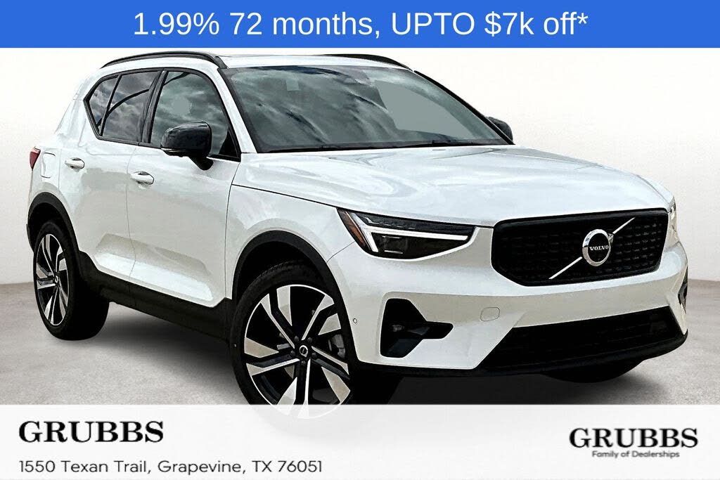 2025 Volvo XC40 B5 Ultra Dark Theme AWD