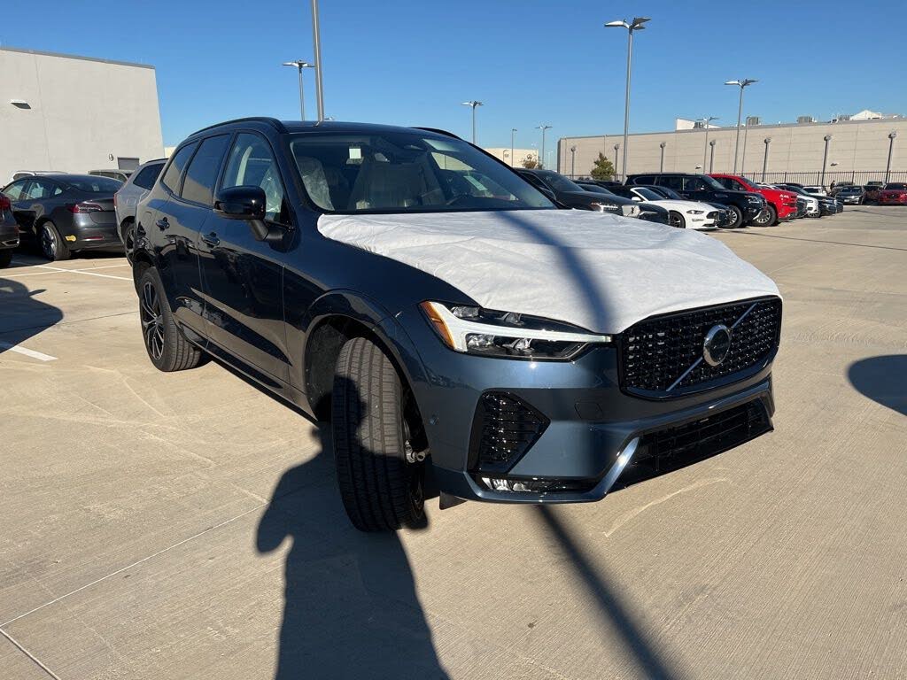 2025 Volvo XC60 B5 Plus Dark Theme AWD