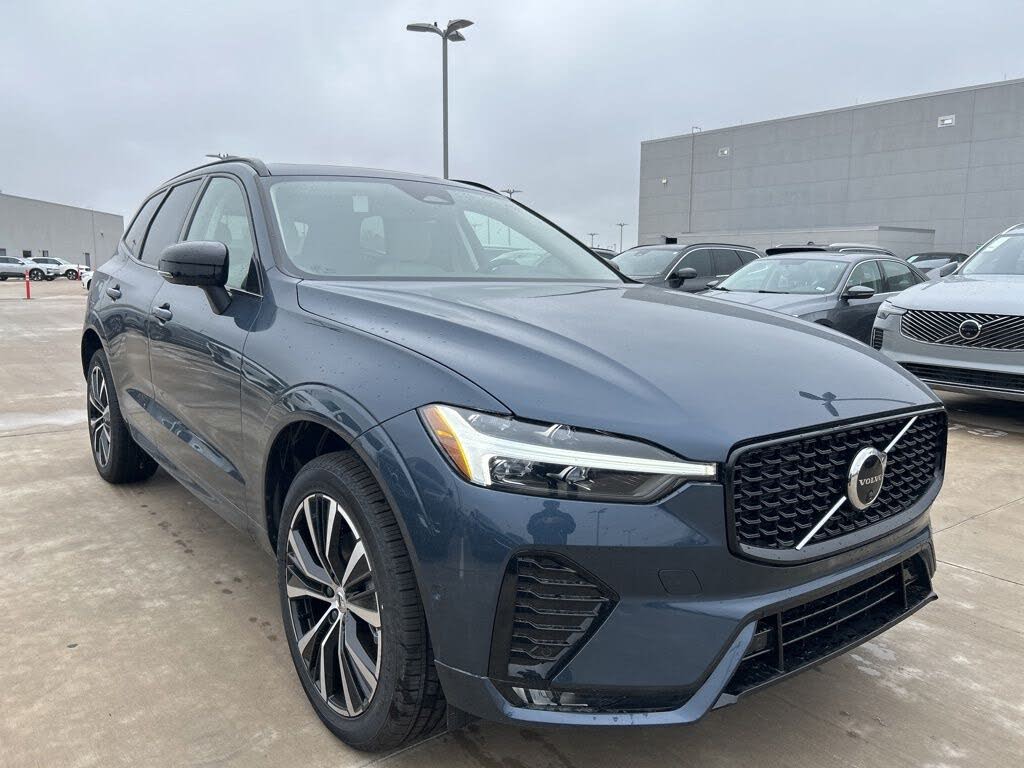 2025 Volvo XC60 B5 Plus Dark Theme AWD