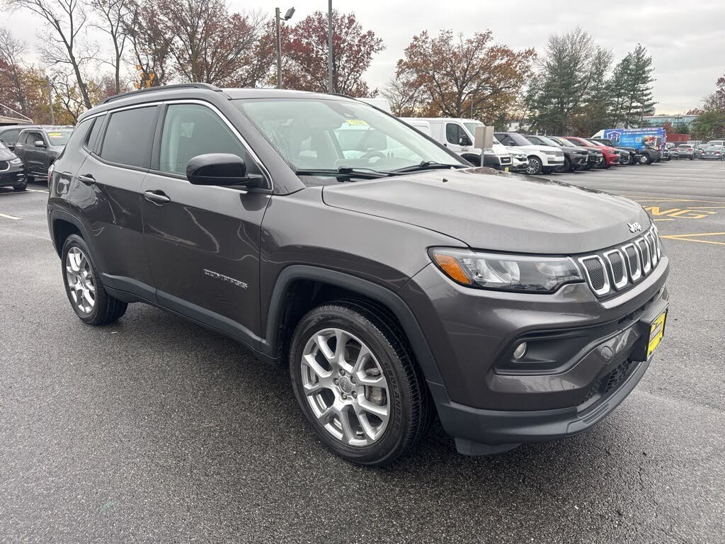 2022 Jeep Compass Latitude Lux 4WD