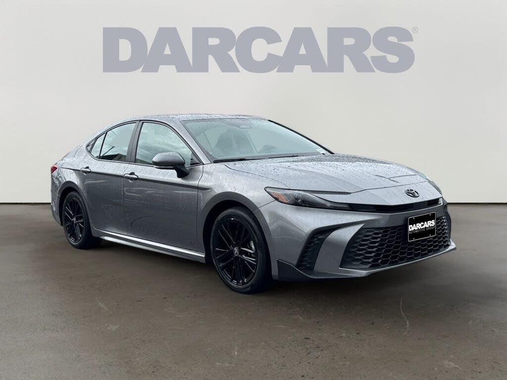 2025 Toyota Camry SE FWD