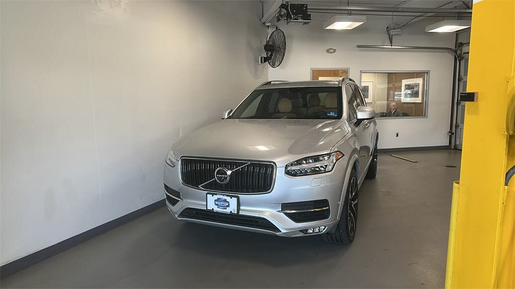 2019 Volvo XC90 T6 Momentum AWD