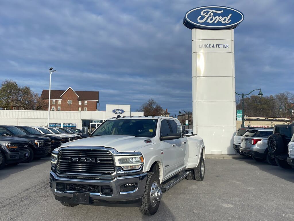 RAM 3500 Laramie Mega Cab DRW 4WD 2022