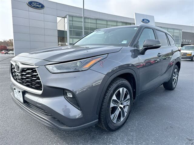 2024 Toyota Highlander XLE FWD