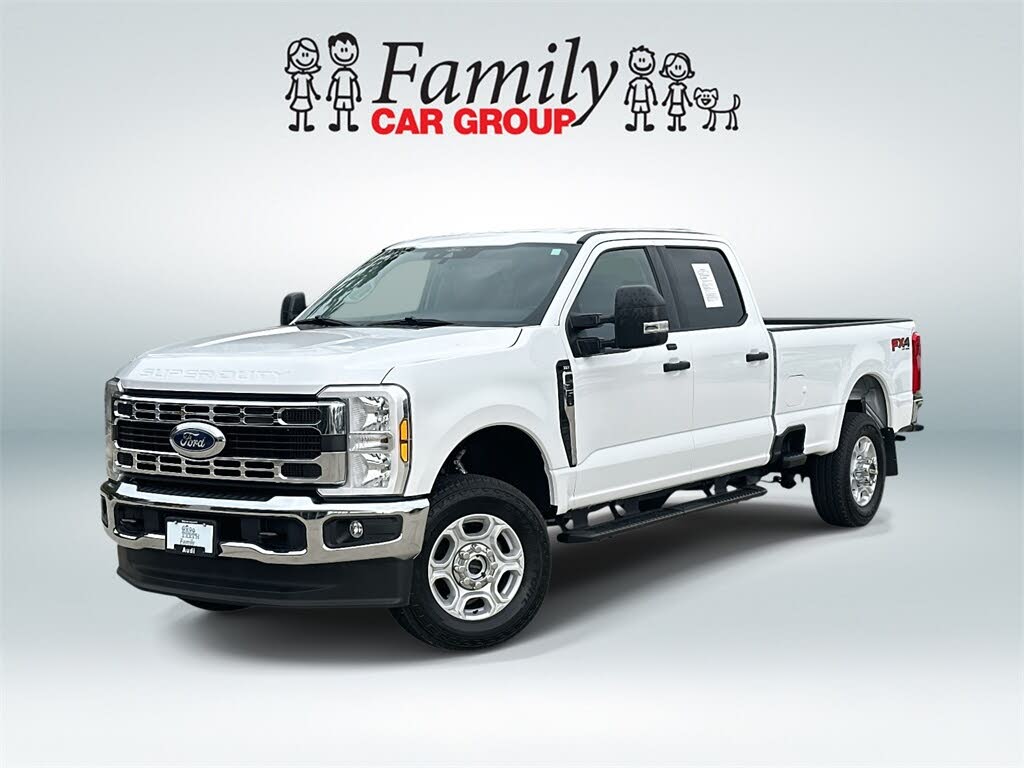 2025 Ford F-350 Super Duty XLT Crew Cab 4WD