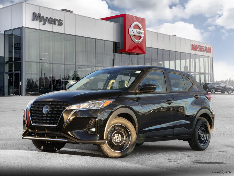 2025 Nissan Kicks Play S FWD