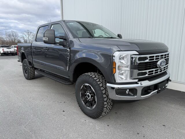 2026 Ford F-350 Super Duty XLT Crew Cab 4WD