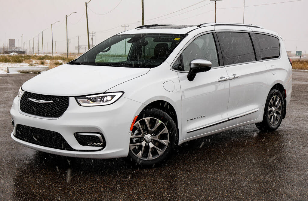 2026 Chrysler Pacifica Hybrid Pinnacle FWD