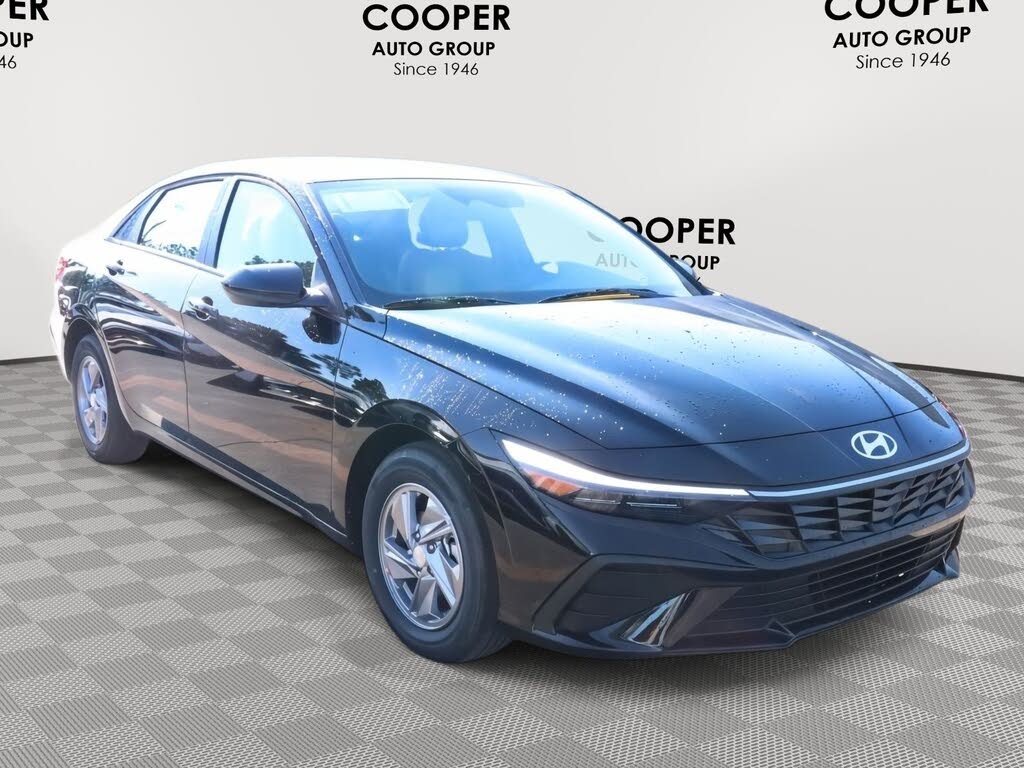 2026 Hyundai Elantra SE FWD