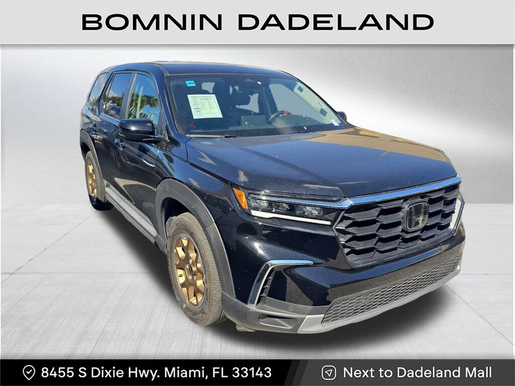 2024 Honda Pilot EX-L FWD with Captains Chairs