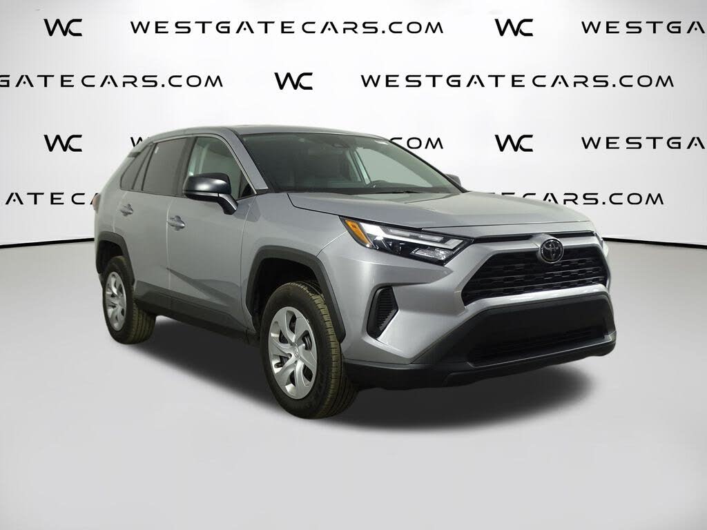 2024 Toyota RAV4 LE FWD