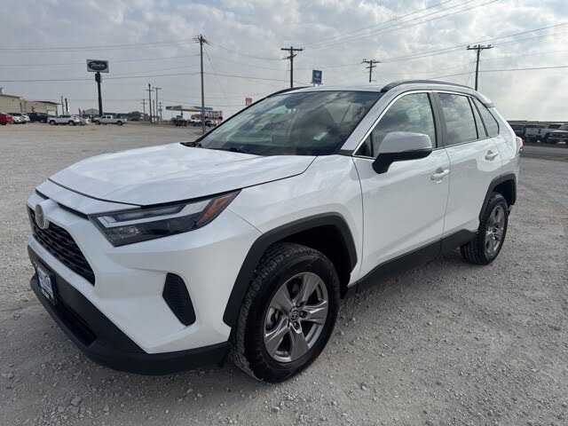 2025 Toyota RAV4 XLE FWD