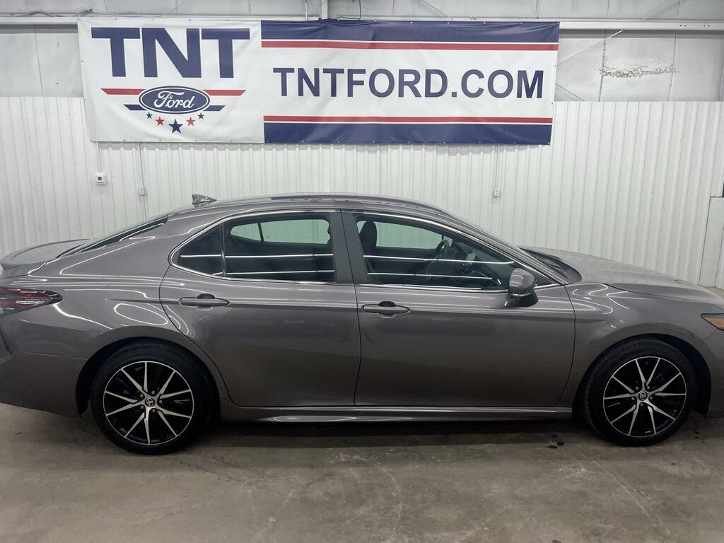 2024 Toyota Camry SE FWD