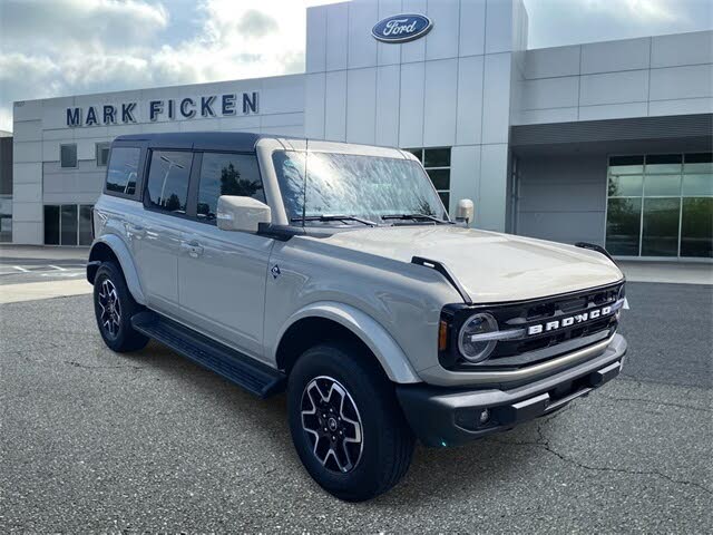 2025 Ford Bronco Outer Banks 4-Door 4WD