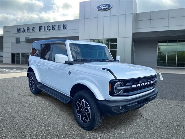 2025 Ford Bronco Outer Banks 4-Door 4WD