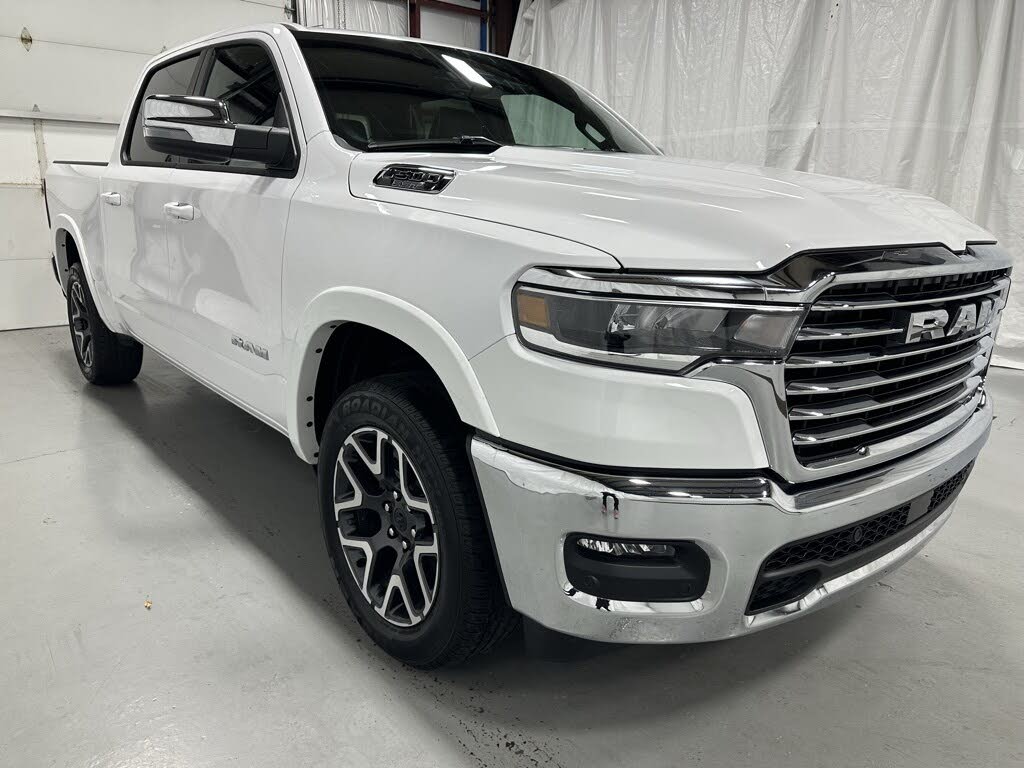 2025 RAM 1500 Laramie Crew Cab 4WD