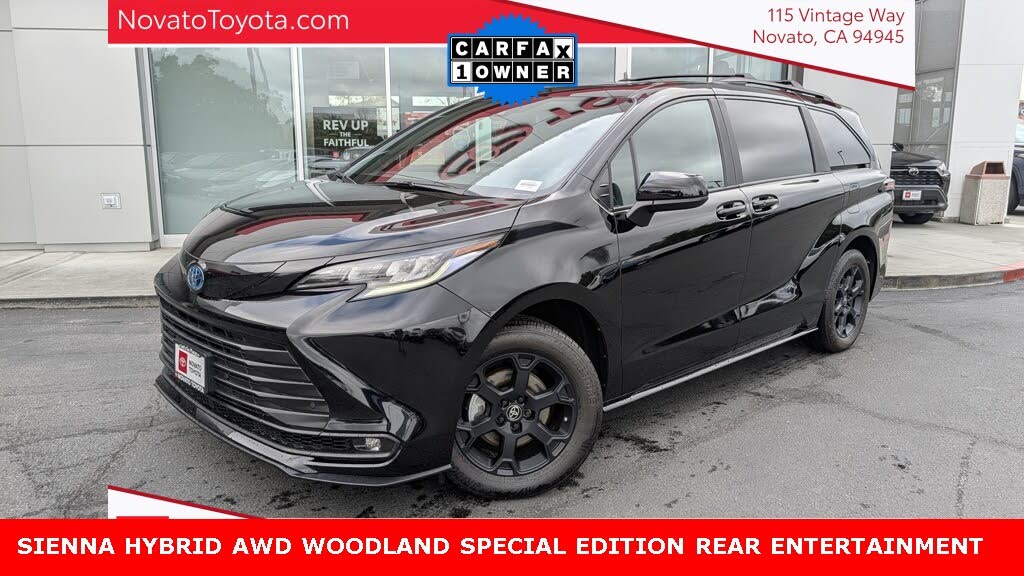 2025 Toyota Sienna Woodland Edition 7-Passenger AWD