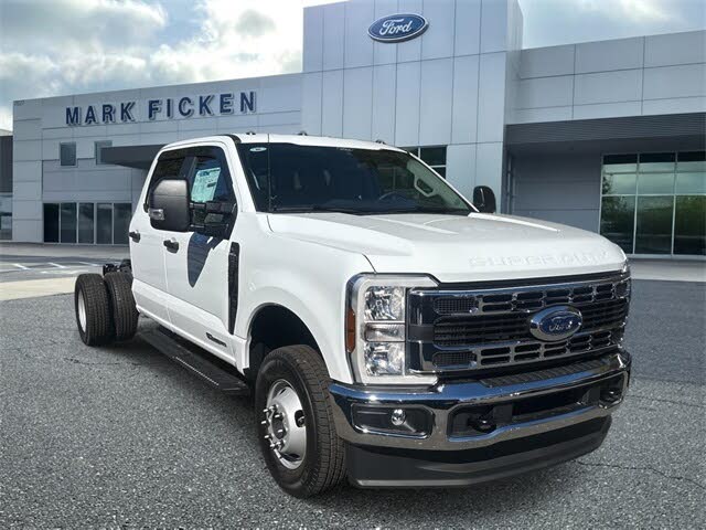 2026 Ford F-350 Super Duty Chassis XL Crew Cab DRW 4WD