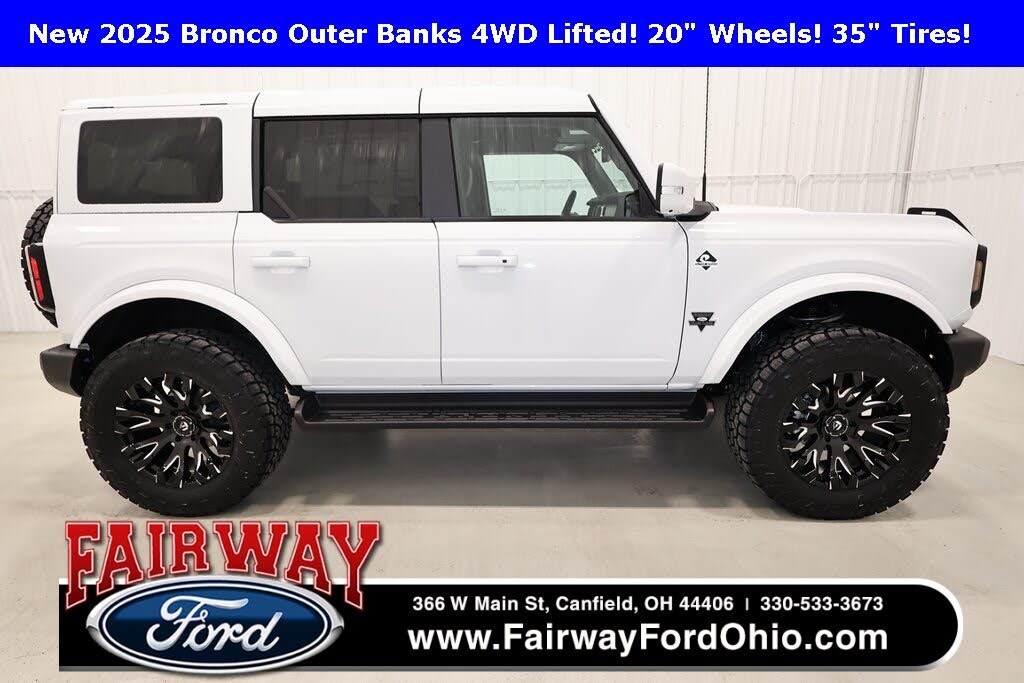 2025 Ford Bronco Outer Banks 4-Door 4WD