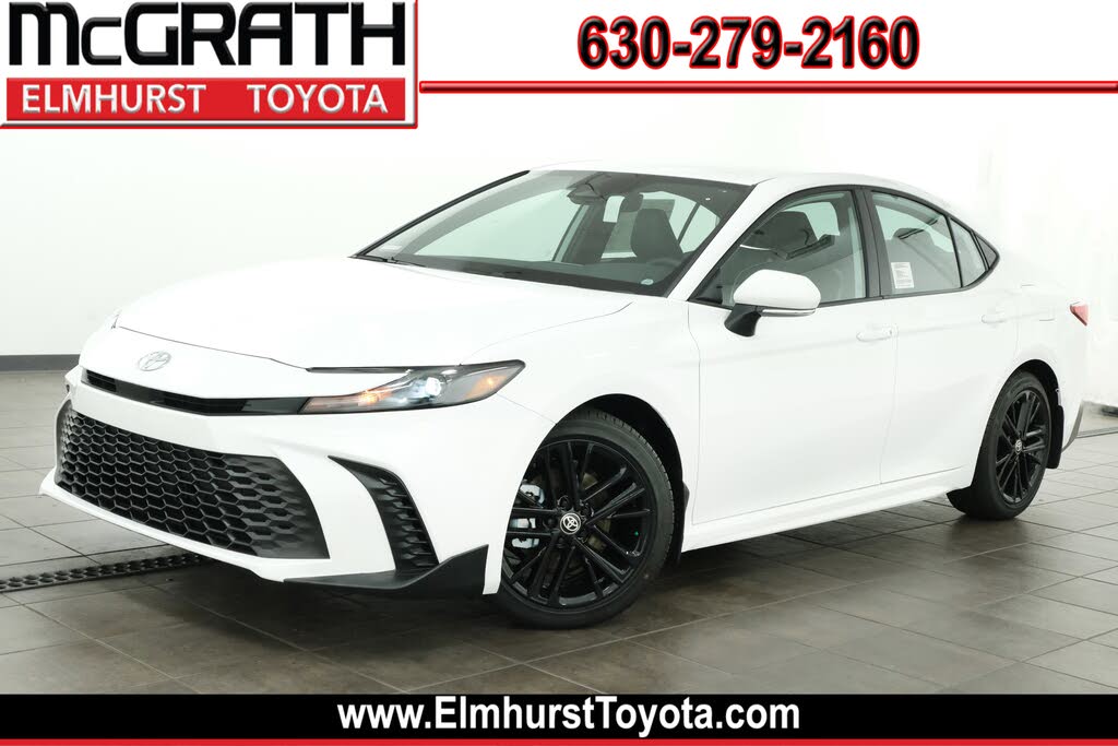 2026 Toyota Camry SE FWD