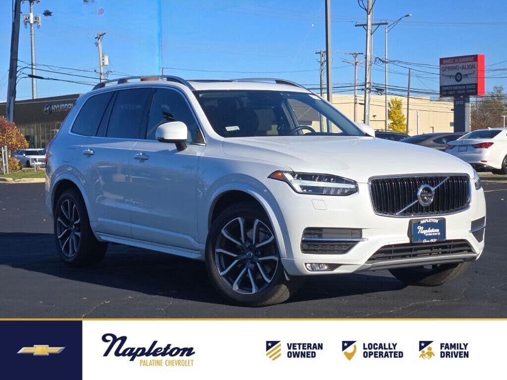 2017 Volvo XC90 T6 Momentum AWD