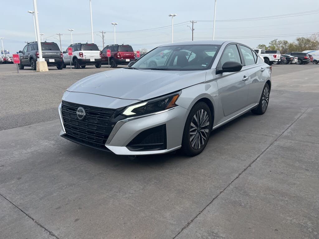 2024 Nissan Altima 2.5 SV FWD