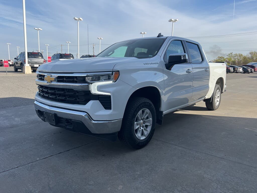 2025 Chevrolet Silverado 1500 LT Crew Cab 4WD