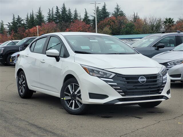 2025 Nissan Versa SR FWD