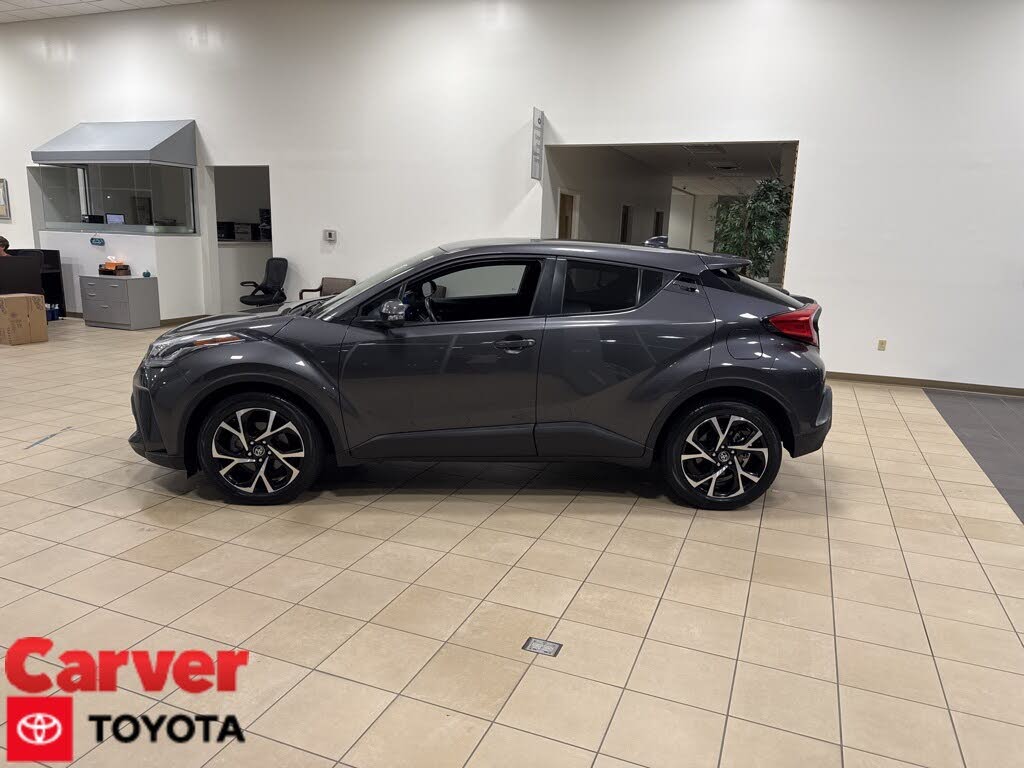 2022 Toyota C-HR XLE FWD