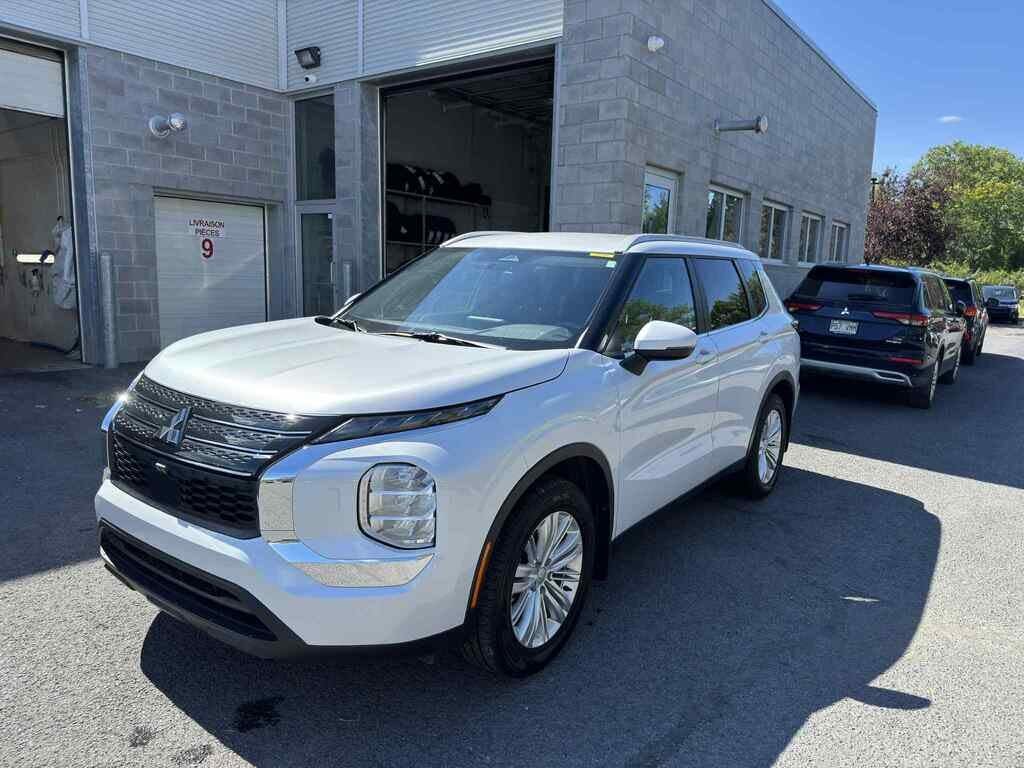 Mitsubishi Outlander ES S-AWC 2024