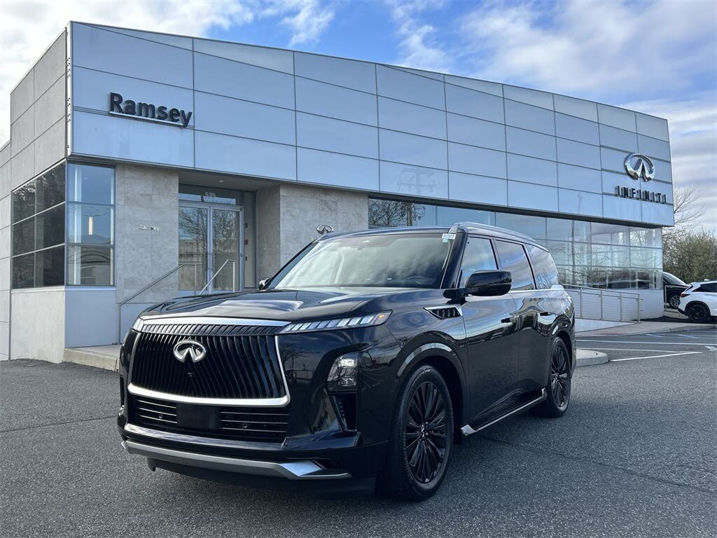 2025 INFINITI QX80 Sensory 4WD