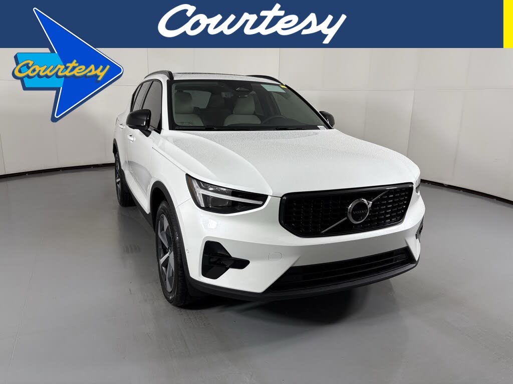 2026 Volvo XC40 B4 Plus FWD
