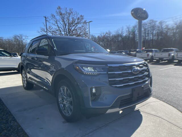 2025 Ford Explorer Active AWD