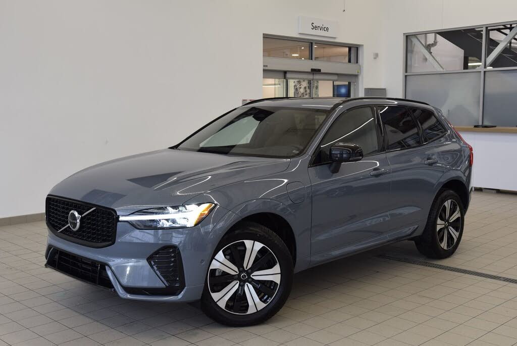 2024 Volvo XC60 Recharge T8 Plus Dark Theme eAWD
