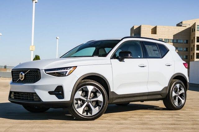 2026 Volvo XC40 B5 Plus AWD