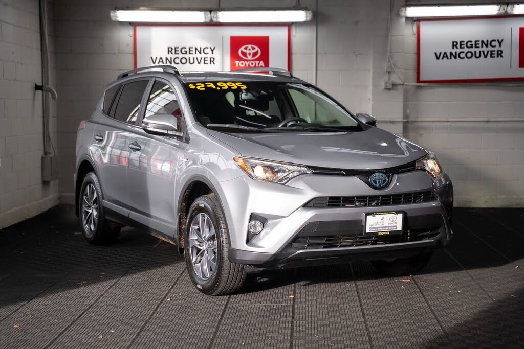 Toyota RAV4 Hybrid LE AWD 2018