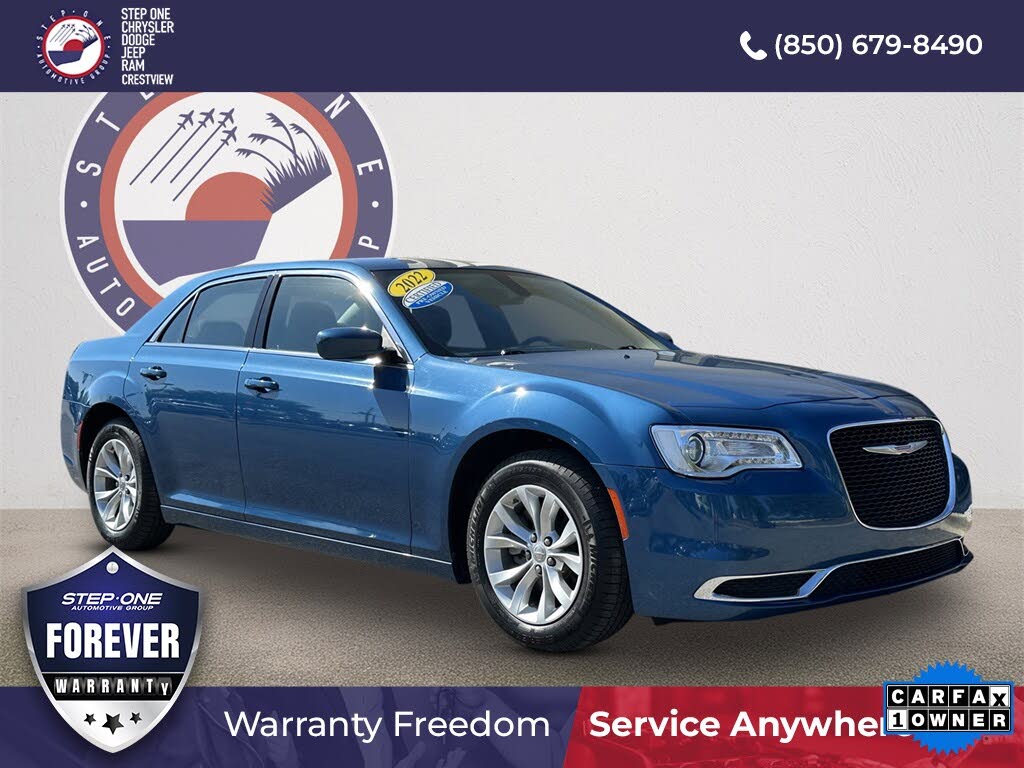 2022 Chrysler 300 Touring RWD