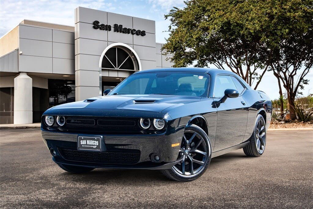 2022 Dodge Challenger SXT RWD