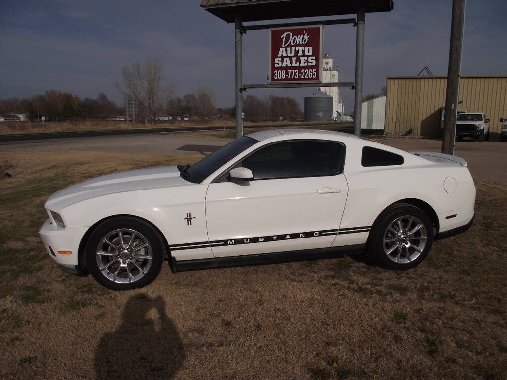 2010 Ford Mustang V6 Coupe RWD