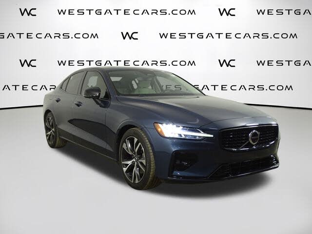 2023 Volvo S60 B5 Plus Dark Theme FWD