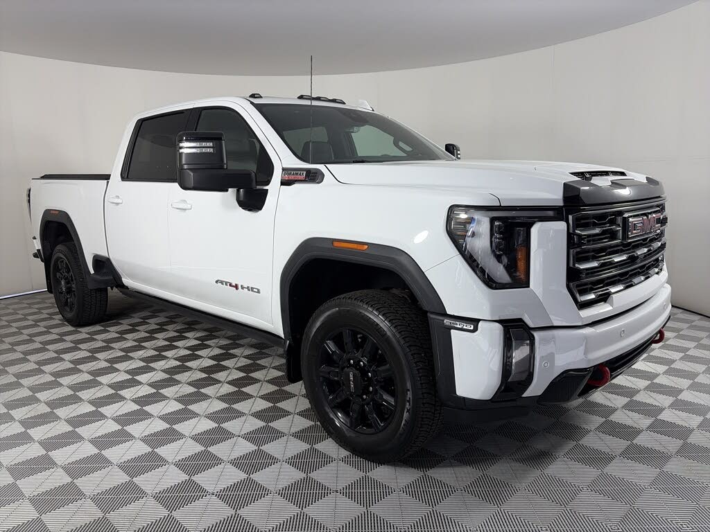 2024 GMC Sierra 3500HD AT4 Crew Cab 4WD